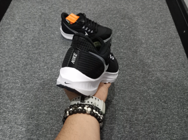 Nike Zoom 🖤🤍 - Image 4