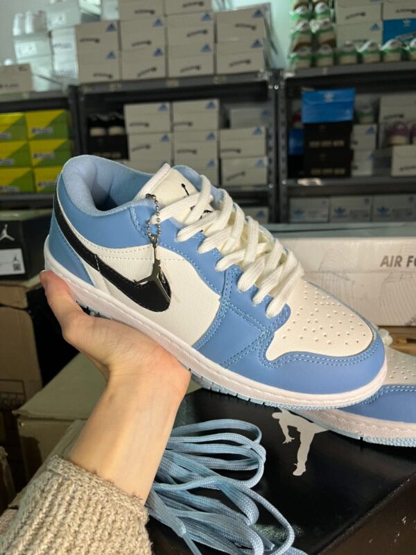 Nike Jordan Low 💙🤍 - Image 2