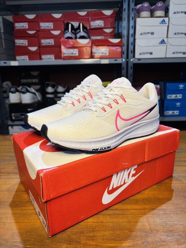 Nike Zoom 🤍💗 - Image 2