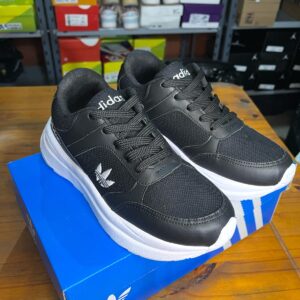 Adidas Suela blanca🖤