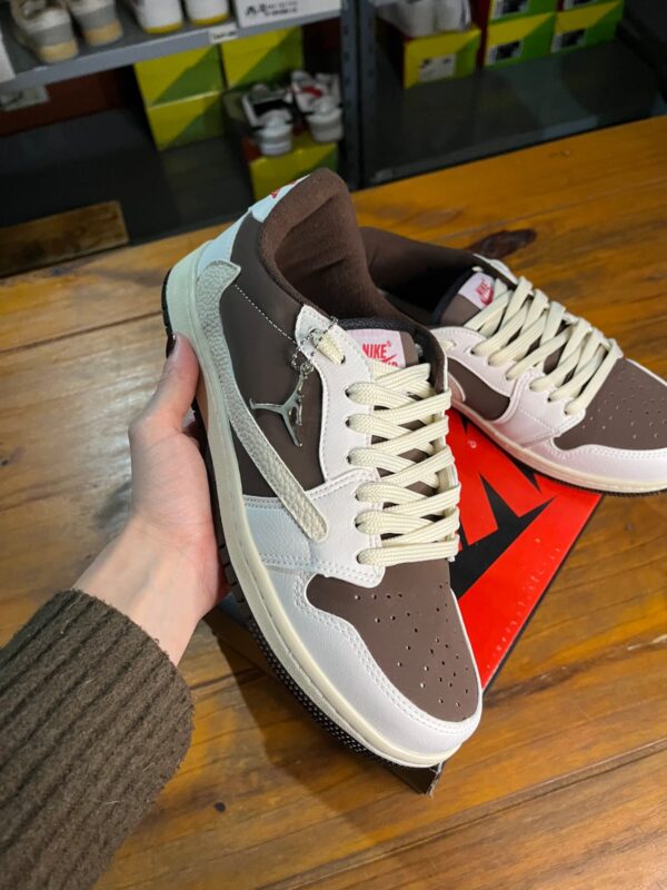 Nike Travis 🤎