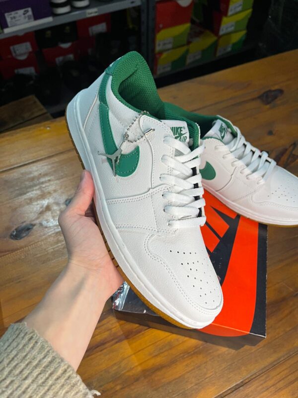 Nike Jordan Low 🤍💚