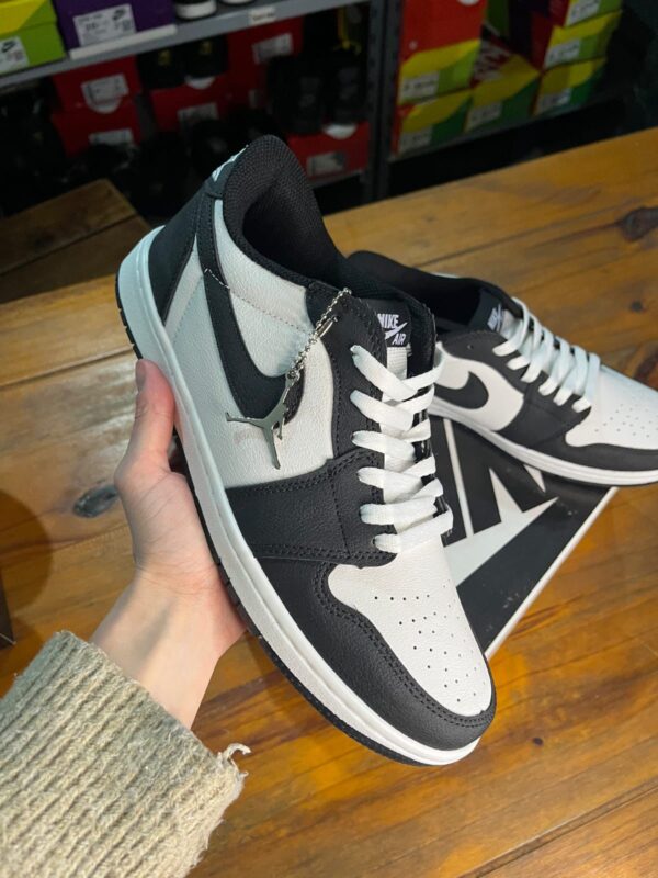 Nike Jordan Low Panda 🤍🖤