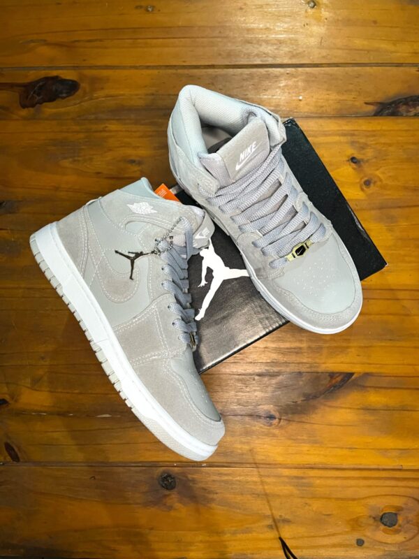 Nike Botita Chicago🤍 - Image 2