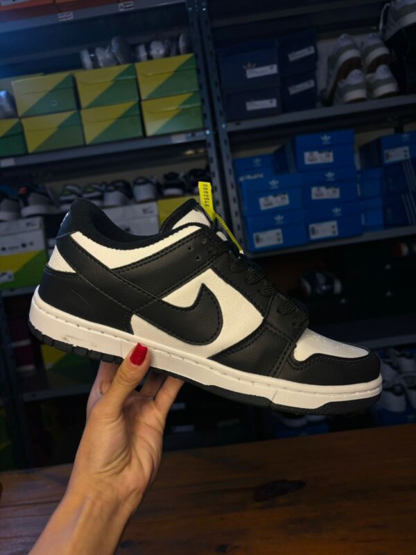 Nike Dunk 🖤🤍 - Image 2