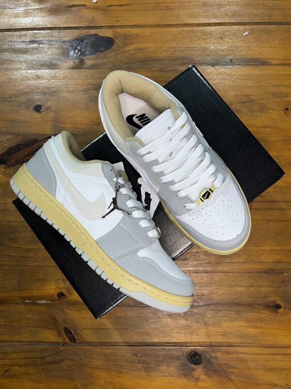 Nike Jordan Low White 🤍