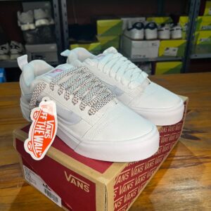 Vans KNU total white 🤍🤍