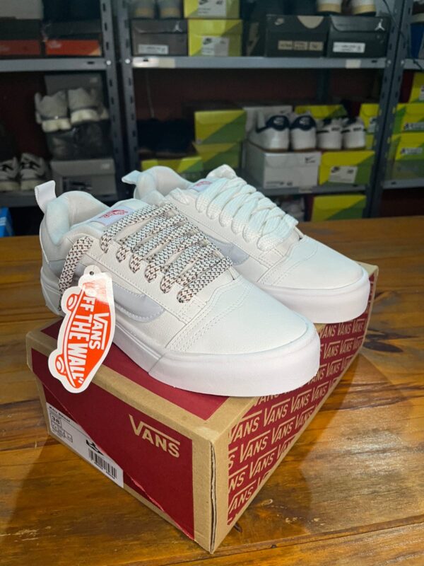 Vans KNU total white 🤍🤍