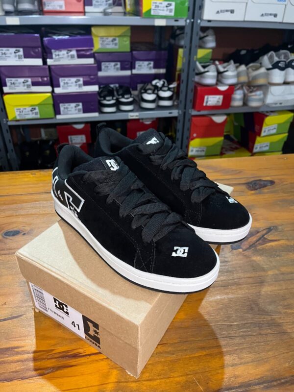 DC negra y blanca🖤🤍 - Image 2